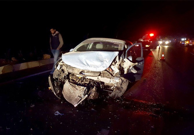 Antalya’da Trafik Kazası: 3 Yaralı