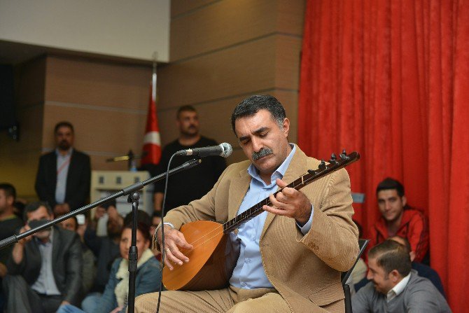 Bağlama Ustası Erzincan’dan Coşku Dolu Konser