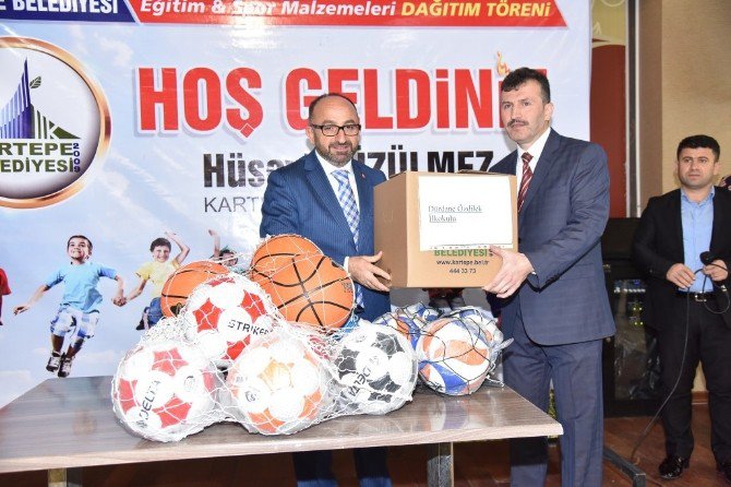 Kartepe Belediyesi’nden 70 Okula Spor Malzemesi Yardımı