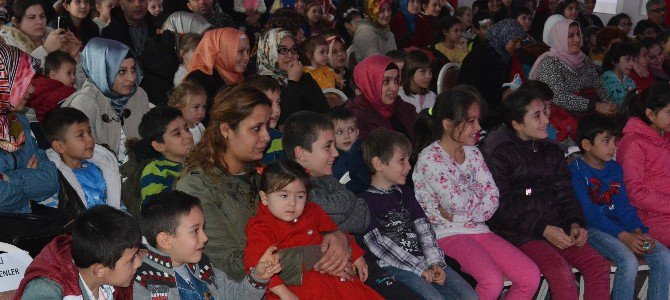 ‘Kralın Diş Ağrısı’ Güldürdü