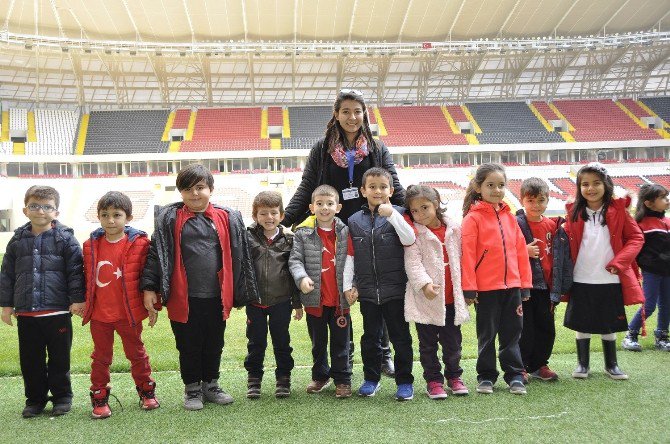 Gkv’li Öğrencilerden Gaziantep Arenaya Tam Puan