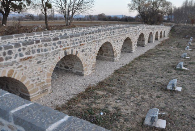 Tarihi ’Dokuzgöz Köprüsü’ Doğal Stüdyo