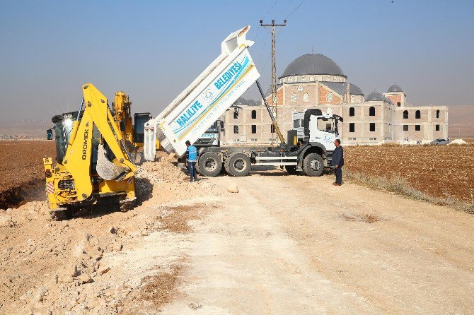 Haliliye Belediyesi İbadethane İçin Yol Yapıyor