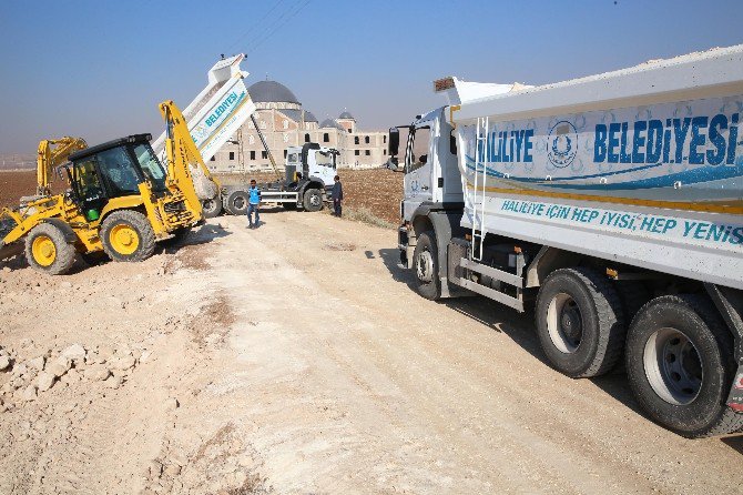 Haliliye Belediyesi İbadethane İçin Yol Yapıyor