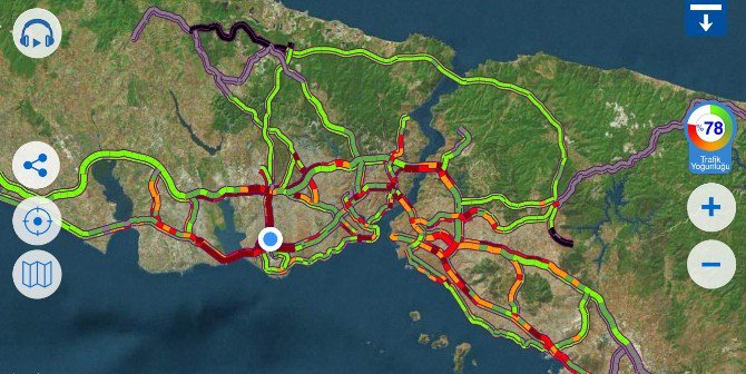 İstanbul’da Sağanak Yağış Trafiği Durma Noktasına Getirdi