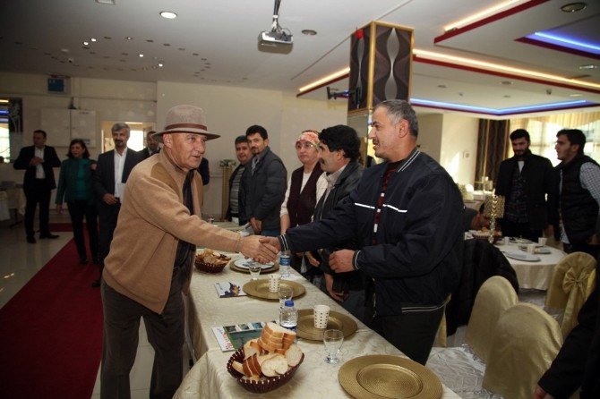 Başkan Altınok Öz, Apartman Görevlileriyle Bir Araya Geldi