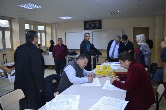 Öğrencilerden Kızılay’a Kan Bağışı