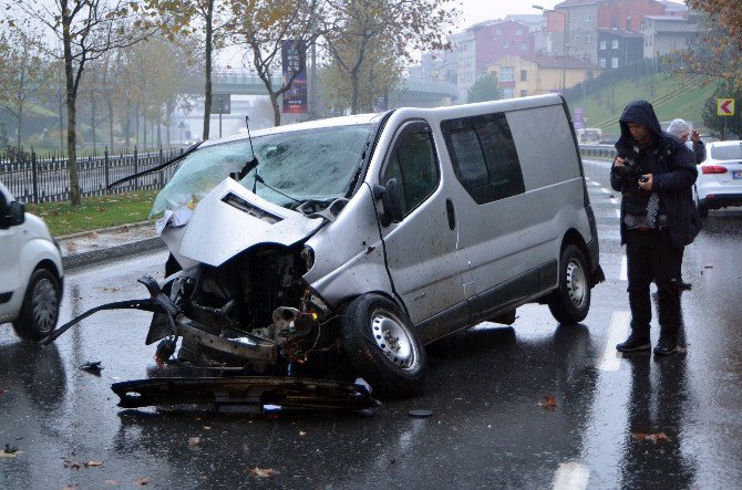 Şişli’deki Kazada Motoru Sökülen Aracın Hız İbresi Takılı Kaldı