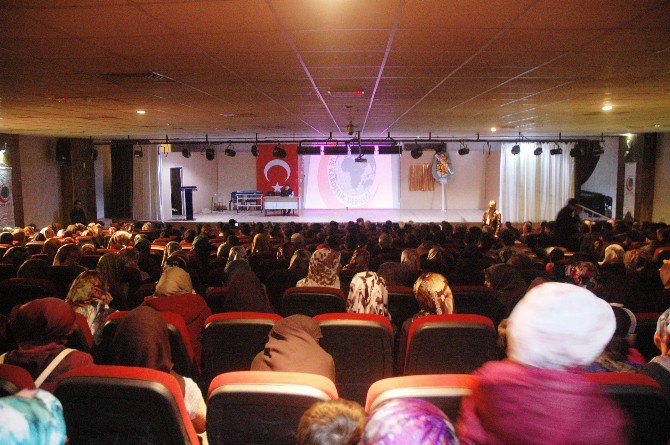 Van’da ‘İslam Coğrafyası Ve Ümmet’ Konulu Seminer