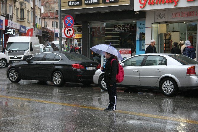 Afyonkarahisar’da Beklenen Yağış Başladı