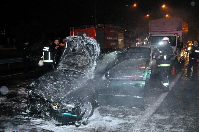 Antalya’da Zincirleme Kazada Bir Araç Alev Topuna Döndü