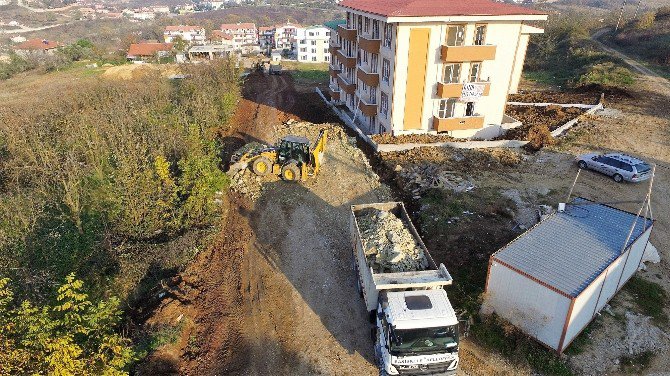 Başiskele’de Üst Ve Alt Yapı Çalışmaları Sürüyor