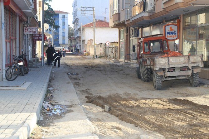 Burhaniye’ De Yol Seferberliği