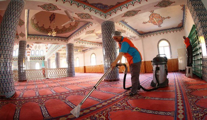 Başkan Atila, Bornova’daki Din Adamlarıyla Bir Araya Geldi