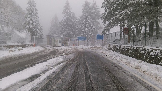 Dereköy Sınır Kapısı Beyaza Büründü