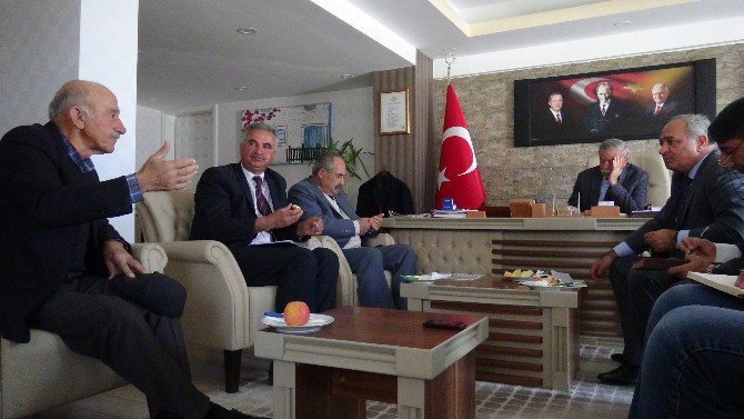 Doğanşehir’de Üreticinin Sorunlarını Dinledi