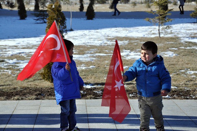 Dünya Şampiyonu Boksör Baba Ocağında Coşkuyla Karşılandı