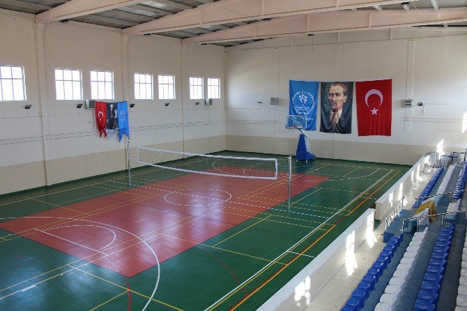 Kazımkarabekir İlçe Spor Salonunda Bakım Ve Onarım Çalışmaları Tamamlandı