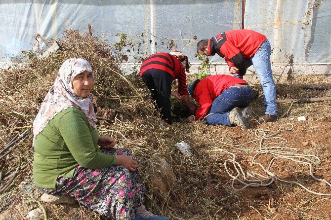 Kuyuna Düşen Keçiyi Akut Kurtardı