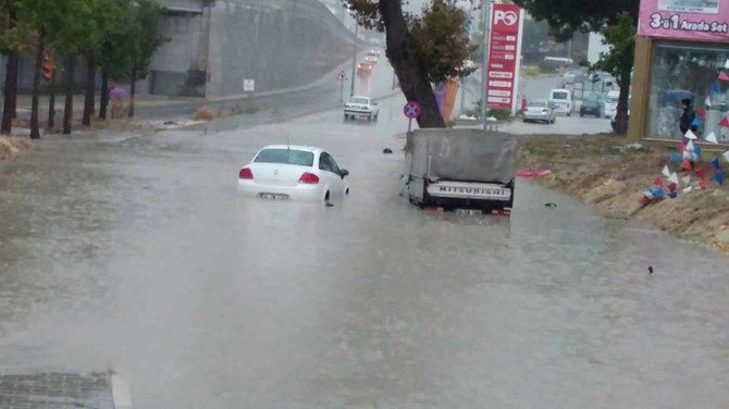 Kuşadası Göle Döndü