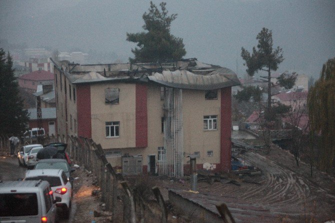 Çocuklara Mezar Olan Yurttaki Facianın İzleri Gün Ağarınca Ortaya Çıktı