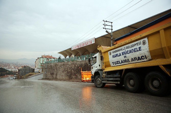 Yenimahalle’de Kar Nöbeti Başladı