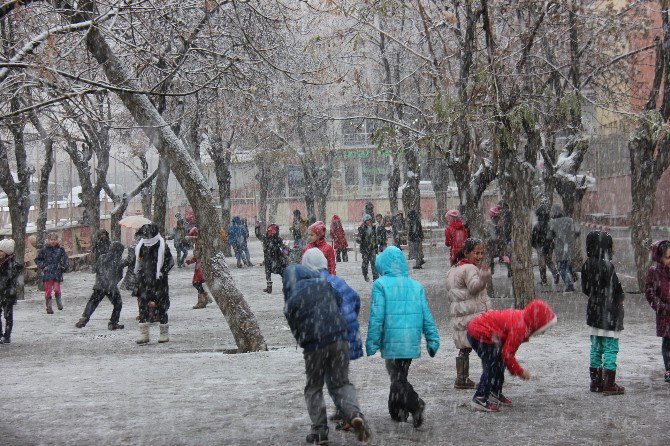 Bingöl’e Yılın İlk Karı Düştü