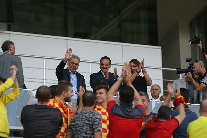 Bornova Stadı’nın Seyirci Kapasitesi 11 Bin 500’e Çıkarılacak