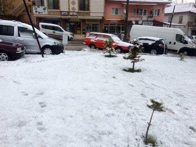 Denizli’ye Mevsimin İlk Karı Düştü