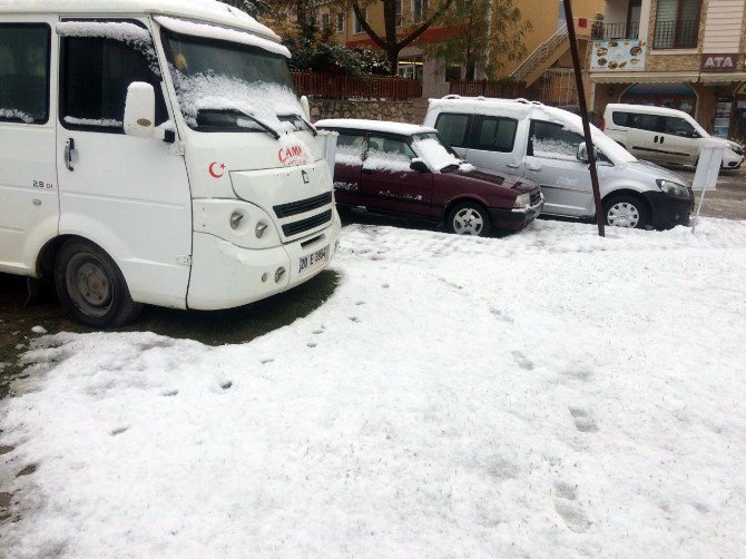 Denizli’ye Mevsimin İlk Karı Düştü