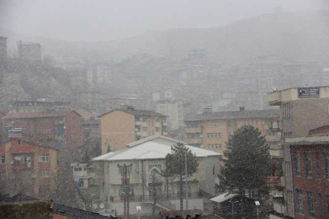 Hakkari’de Kar Yağışı