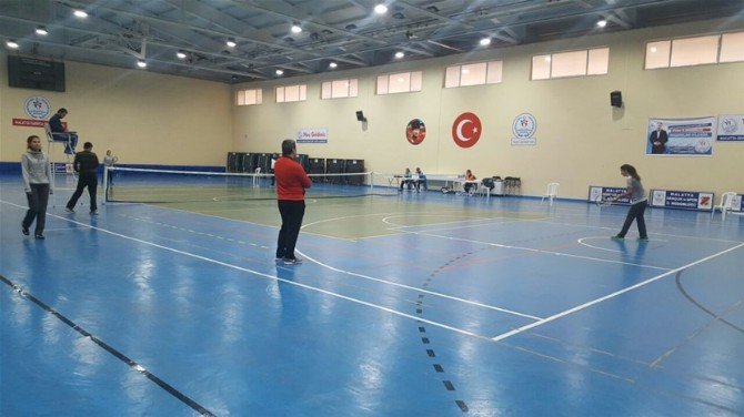 Okullar Arası Tenis Müsabakaları Heyecanı Başladı