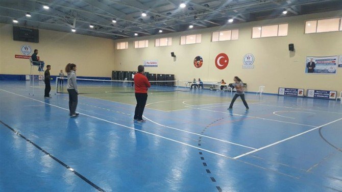 Okullar Arası Tenis Müsabakaları Heyecanı Başladı