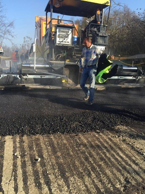 Yenikent Bağlantı Yolu Sıcak Asfalt Oluyor