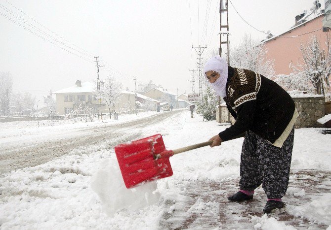 Ovacık’ta Yoğun Kar Yağışı