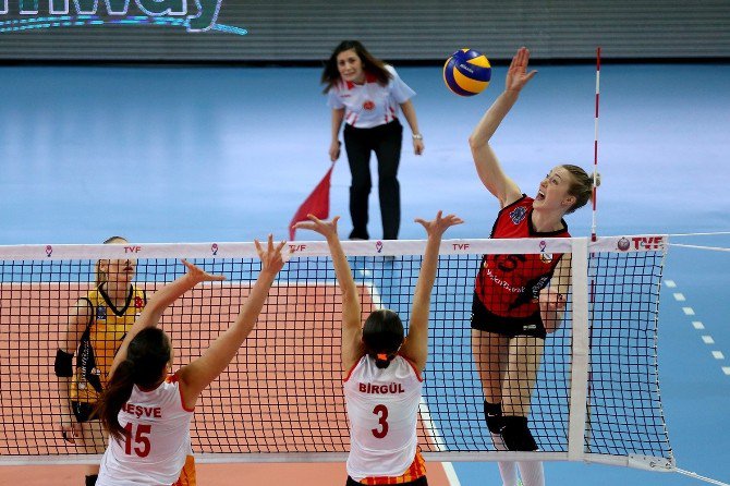 Vakıfbank 7’de 7 Yaptı, Liderliğini Sürdürdü