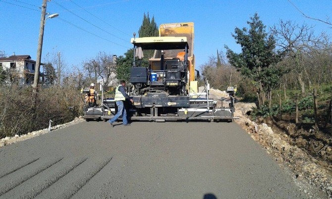 Yenikent Bağlantı Yolu Sıcak Asfalt Oluyor