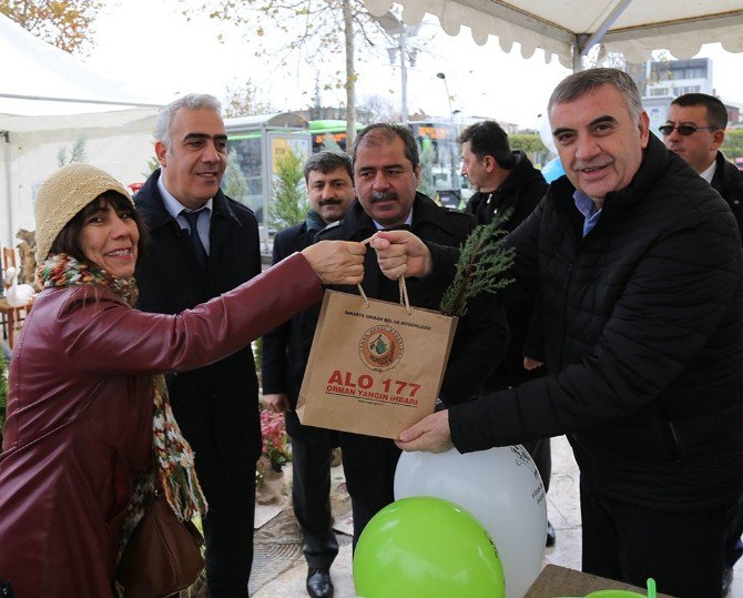 Başkan Toçoğlu, Farkındalık Stantını Ziyaret Etti