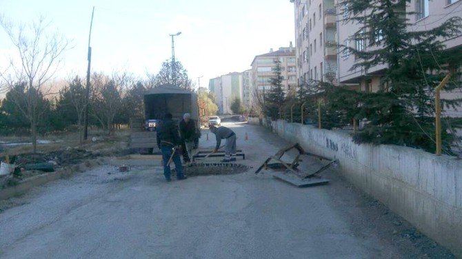 Sungurlu’da Yol Çalışmaları Sürüyor