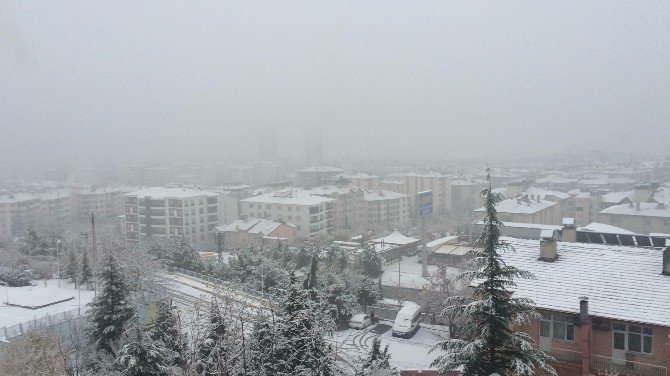 Elazığ’da Kar Yağışı Etkisini Sürdürüyor