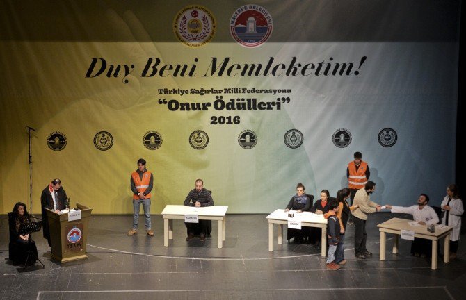 İşaret Diliyle "Duy Beni Memleketim" Dediler