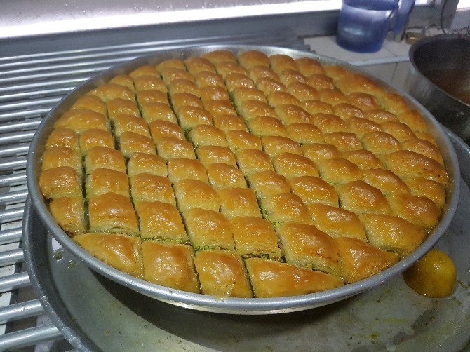 Yeminli Baklava İmalatçısı