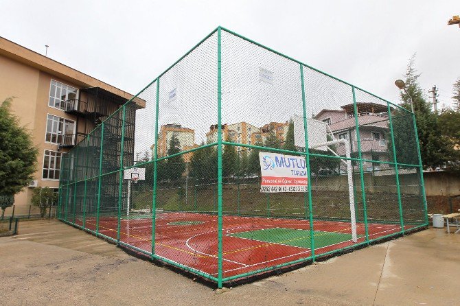 Gebze’ye Çok Amaçlı Spor Sahaları Kazandırılıyor