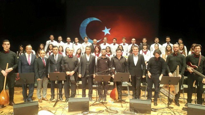 Gençlik Merkezlerinden Türk Halk Müziği Konseri