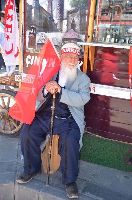 15 Temmuz’un Sembol İsmi 95 Yaşındaki ‘Dadaş İbrahim’ Dede Son Yolculuğuna Uğurlandı