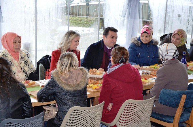 Başkan Bakıcı Çalışan Hanımlar İle Kahvaltıda Buluştu