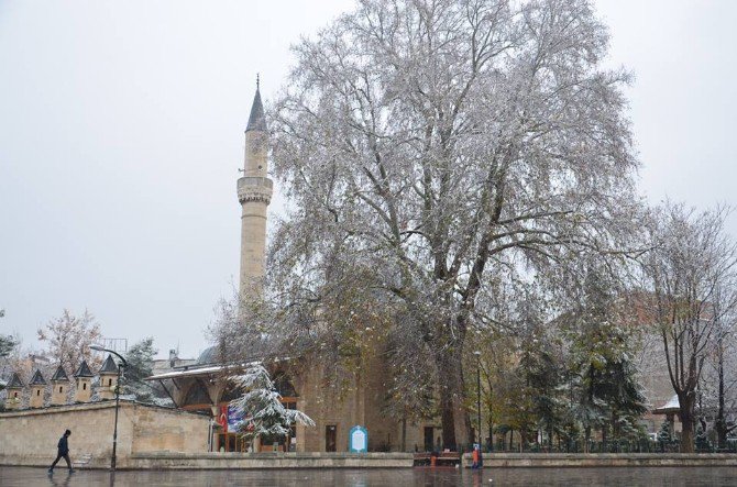 Karaman’a Mevsimin İlk Karı Düştü