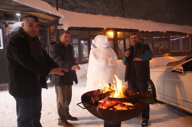 Kartepe’de Kar Kalınlığı 40 Santimetreye Ulaştı