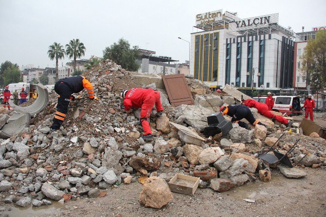 Mersin’deki Afet Tatbikatı Nefes Kesti