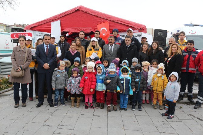 Niğde 112 Acil Servis Ekipleri “Yaşama Yol Ver" Projesinin İkinci Tanıtım Standını Açtı